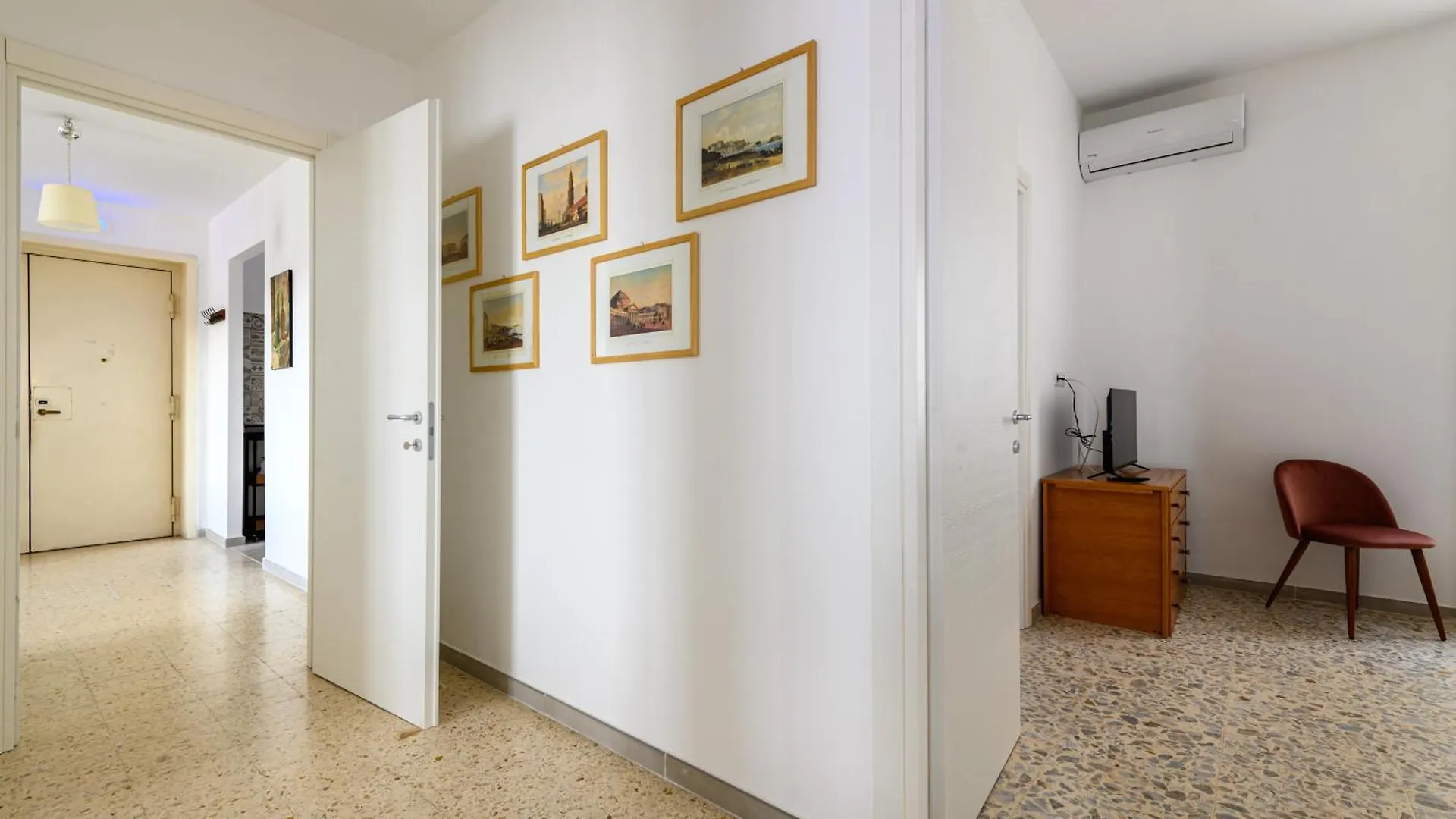 Via Coriolano 8 Apartment Naples