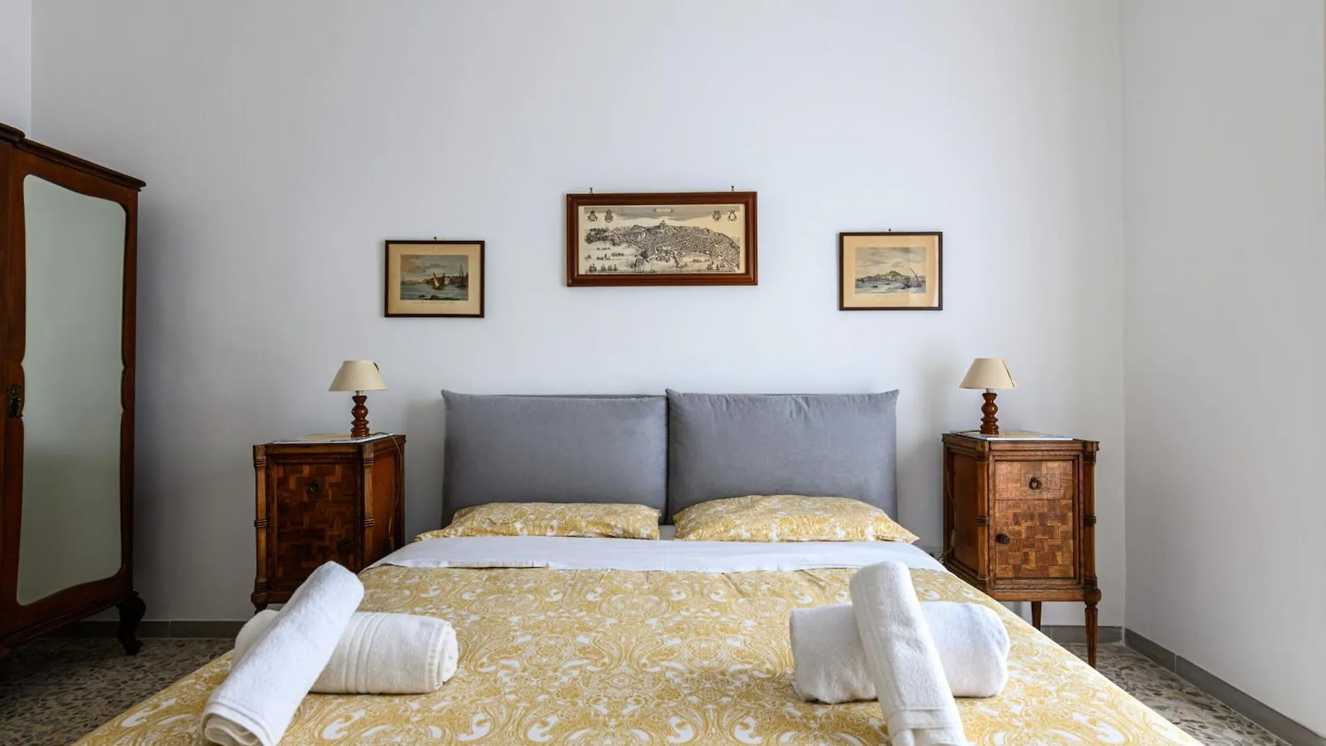 Via Coriolano 8 Apartment Naples