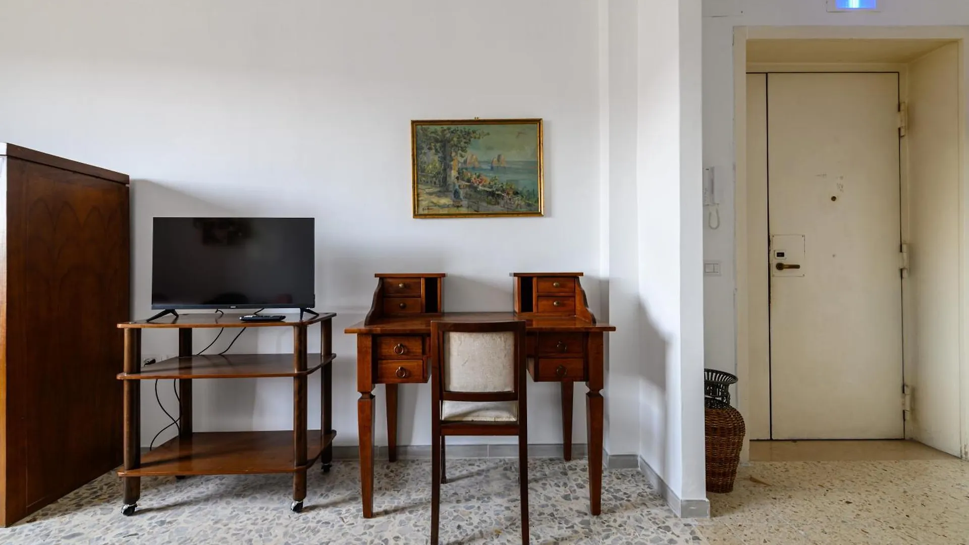Via Coriolano 8 Apartment Naples