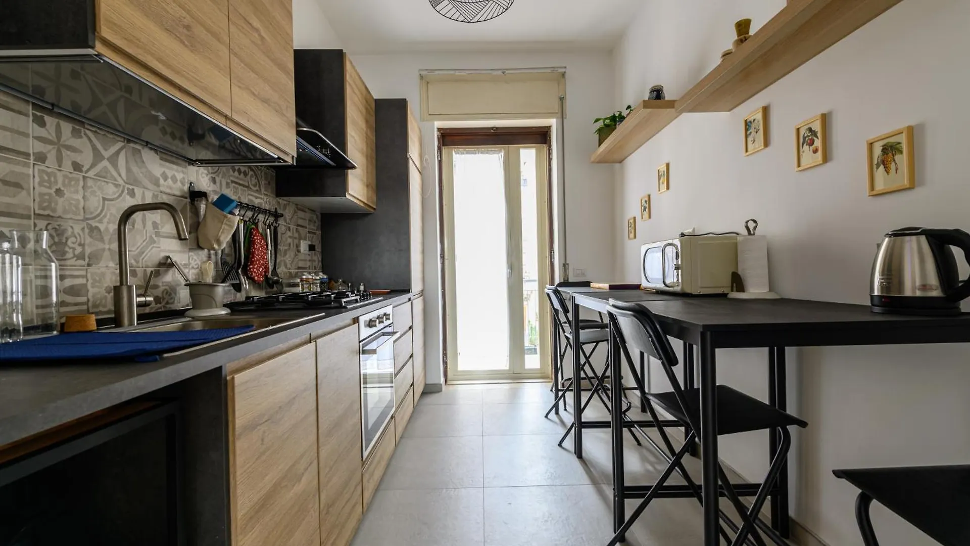 Via Coriolano 8 Apartment Naples
